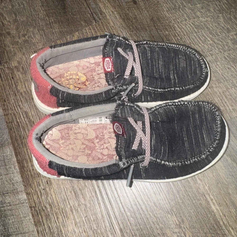 Hey Dude Wally Youth Jersey Charcoal Grey Red Mushroom Print Loafers Size K12